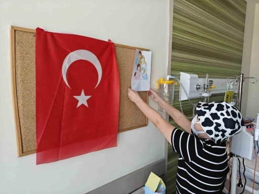 Lösemi hastası küçük çocuk, balonlarla taburcu oldu
