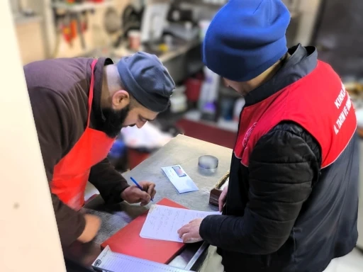 L&uuml;leburgaz&rsquo;da su &uuml;r&uuml;nleri denetimleri aralıksız s&uuml;r&uuml;yor
