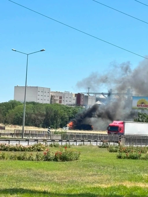 L&uuml;leburgaz&rsquo;da tır yangını
