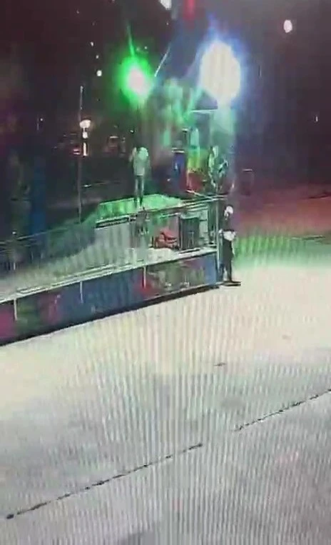 Lunaparktaki &ouml;l&uuml;ml&uuml; kazanın g&ouml;r&uuml;nt&uuml;s&uuml; kamerada
