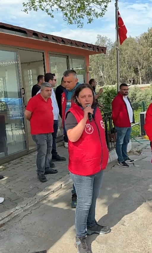 Maaş alamayan Karşıyaka Belediyesi iş&ccedil;ilerinden Başkan İş&ccedil;imenler&rsquo;e tepki
