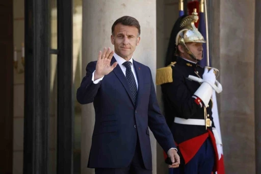 Macron: "(ABD-İran) İran Cumhurbaşkanı Pezeşkiyan&rsquo;ı talepkar bir anlaşmaya varmaya &ccedil;ağırdım"
