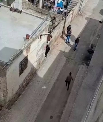 Madde bağımlısı sokak ortasında yığılıp kaldı
