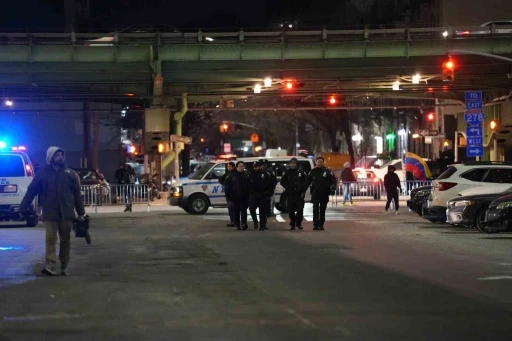 Maduro ve eşi New York&rsquo;ta federal g&ouml;zetim merkezine sevk edildi
