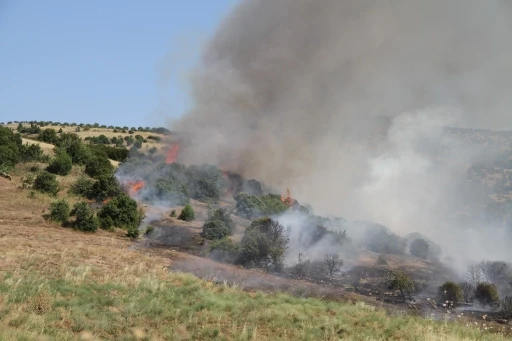 Mahalle ekipleri 28 yangını b&uuml;y&uuml;meden durdurdu
