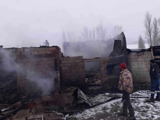 Mahallede korkutan yangın
