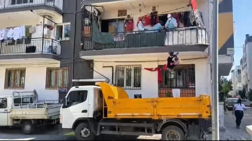 Mahalleli bıktı, onların çöp sevdası bitmedi
