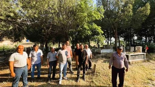 Mahalleye d&ouml;n&uuml;şen bazı k&ouml;ylerde mezarlık sıkıntısı
