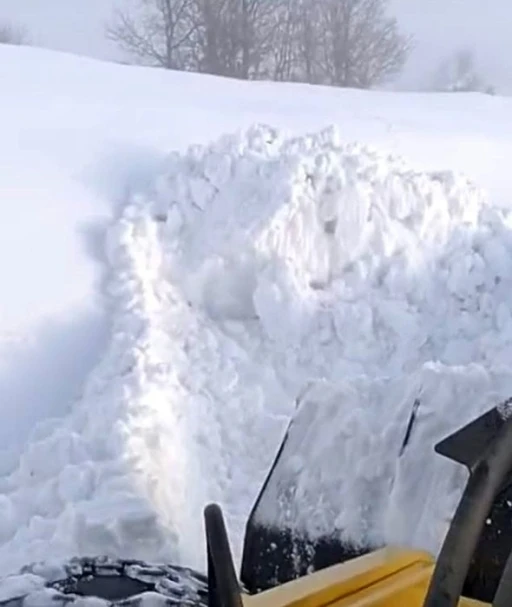 Malatya&rsquo;da 1 bu&ccedil;uk metre karla m&uuml;cadele kameralara yansıdı
