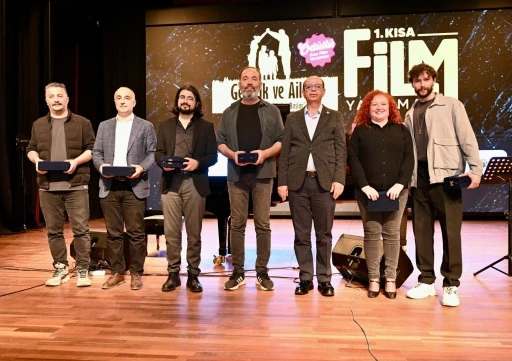 Malatya&rsquo;da 1. Kısa Film Yarışması&rsquo;nın &ouml;d&uuml;lleri t&ouml;renle sahiplerini buldu
