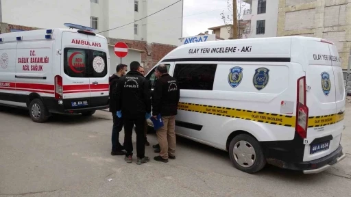 Malatya&rsquo;da 17 yaşındaki &ccedil;ocuk evde &ouml;l&uuml; bulundu
