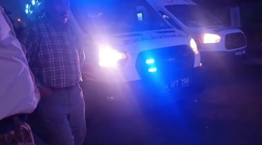 Malatya&rsquo;da akrabalar arasında "dut ağacı" kavgası: 1&rsquo;i &ccedil;ocuk 3 yaralı
