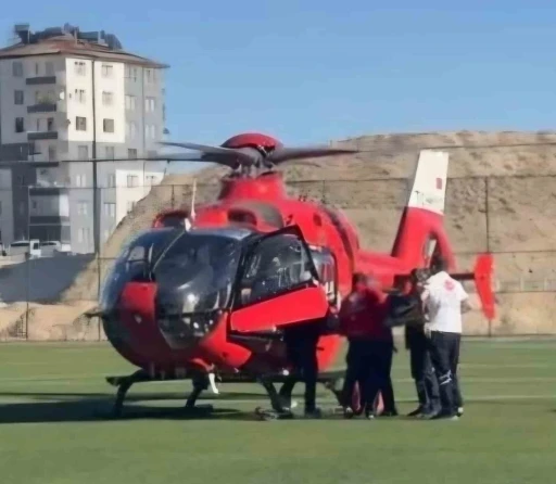 Malatya&rsquo;da ambulans helikopter 62 yaşındaki hasta i&ccedil;in havalandı
