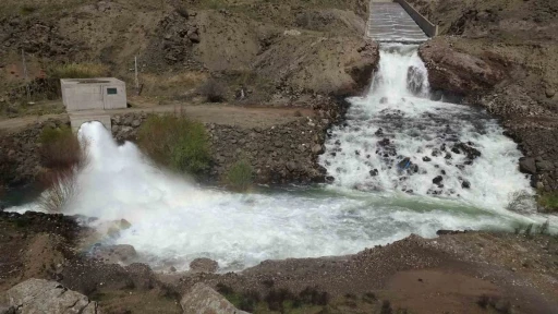 Malatya&rsquo;da barajlar doldu, kapaklar a&ccedil;ıldı
