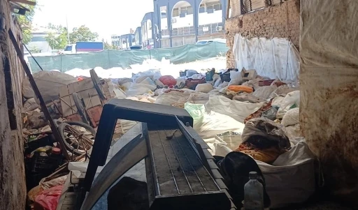 Malatya&rsquo;da halk sağlığını tehdit eden ruhsatsız kayısı deposuna m&uuml;h&uuml;r
