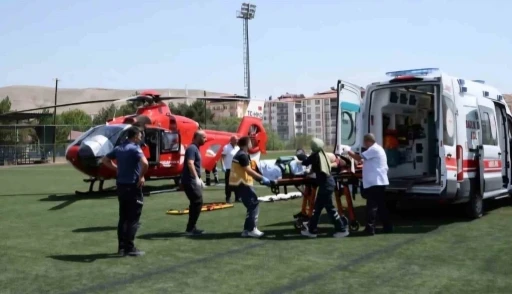 Malatya&rsquo;da hava ambulansı 19 yaşındaki hasta i&ccedil;in havalandı
