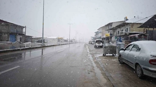 Malatya&rsquo;da kar yağışı etkisini artırdı
