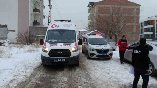 Malatya&rsquo;da karı-koca doğalgazdan zehirlenme ş&uuml;phesiyle hastaneye kaldırıldı
