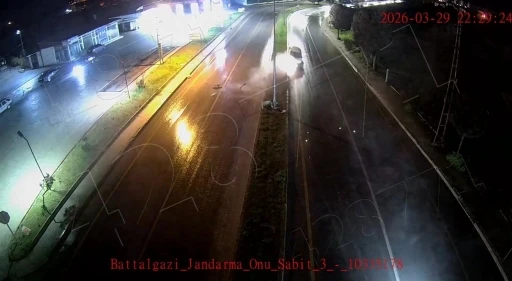 Malatya&rsquo;da kontrolden &ccedil;ıkan ara&ccedil; ref&uuml;je &ccedil;arptı
