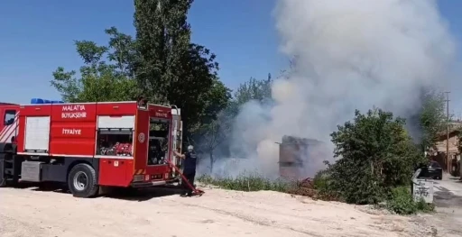 Malatya&rsquo;da korkutan bah&ccedil;e yangını

