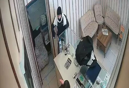 Malatya&rsquo;da kuyumcu soygunu girişimi kamerada
