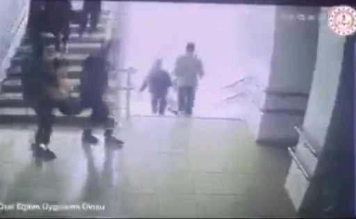 Malatya&rsquo;da &ouml;ğrencilerin deprem tahliyesi kamerada
