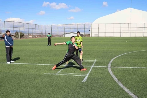 Malatya&rsquo;da okul sporları yıldızlar kriket grup m&uuml;sabakaları başladı
