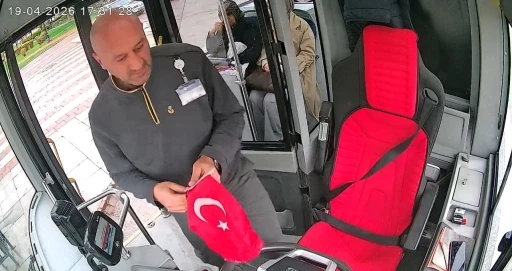 Malatya&rsquo;da otob&uuml;s şof&ouml;r&uuml;n&uuml;n bayrak hassasiyeti
