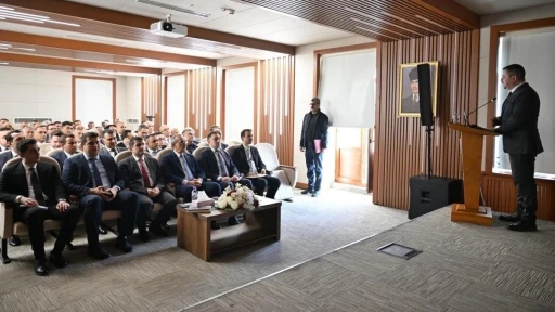 Malatya’da &quot;Yönetimde Beden Dili ve Etkili İletişim&quot; semineri düzenlendi
