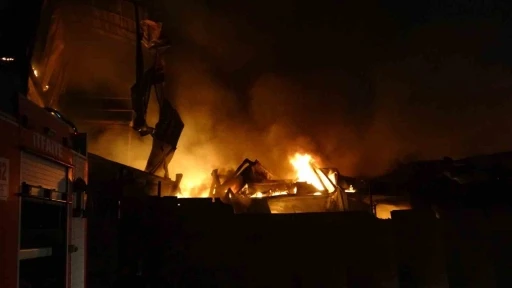 Malatya&rsquo;da şantiyede korkutan yangın: 2 yaralı
