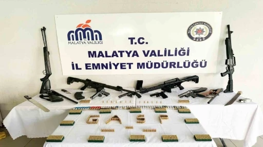 Malatya’da silah teşhiri yapan şüphelilere eş zamanlı operasyon: 29 gözaltı
