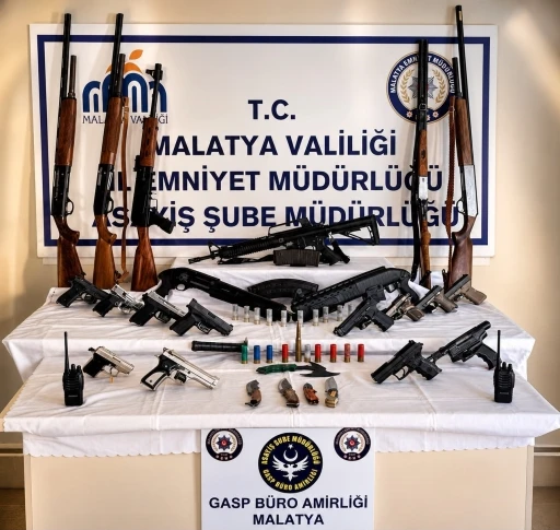 Malatya&rsquo;da silah teşhirine operasyon: 56 ş&uuml;pheli yakalandı
