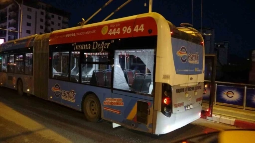 Malatya’da trambüs ile kamyonet çarpıştı: 1 yaralı
