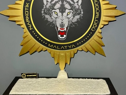 Malatya&rsquo;da yolcu otob&uuml;s&uuml;nde 11 kilo 400 gram metamfetamin ele ge&ccedil;irildi
