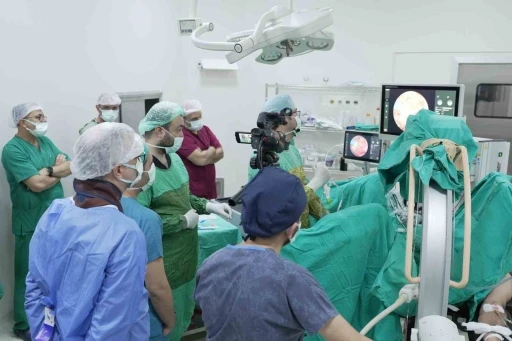 Malatya Eğitim ve Araştırma Hastanesi&rsquo;nde 320 kişinin katıldığı canlı cerrahi kursu
