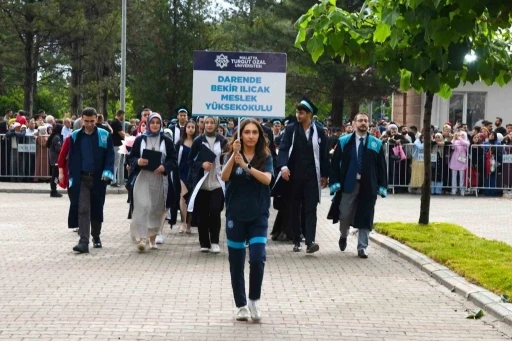 Malatya Turgut Özal Üniversitesi’nde mezuniyet coşkusu
