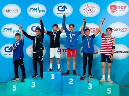 Malatya U14 Greko-Romen Takımı T&uuml;rkiye şampiyonu oldu
