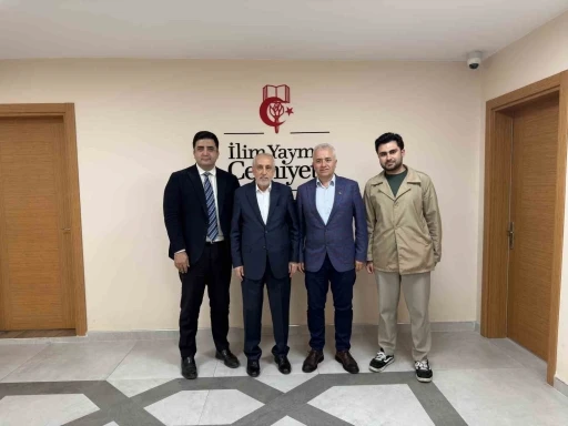Malatyalı iş insanlarından İlim Yayma Cemiyeti&rsquo;ne ziyaret
