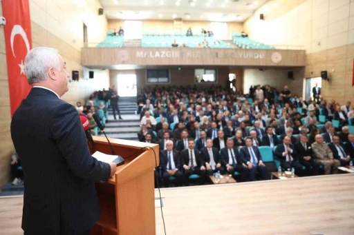 Malazgirt&rsquo;te "Kapı, Fetih ve K&ouml;k: Hafıza Mekanları" sempozyumu d&uuml;zenlendi
