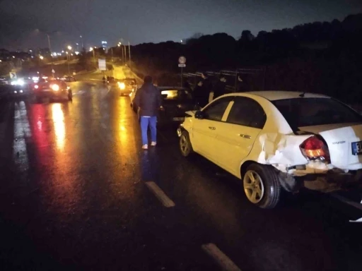 Maltepe&rsquo;de 4 ara&ccedil;lı zincirleme kaza: 1 yaralı

