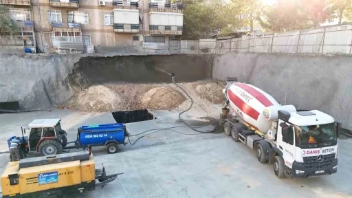 Maltepe’de inşaat yanındaki apartman tedbir amaçlı boşaltıldı

