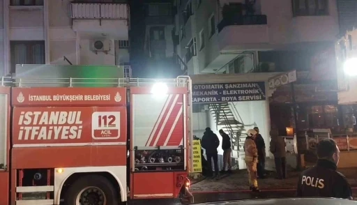 Maltepe&rsquo;de oto tamirhanesinde korkutan yangın
