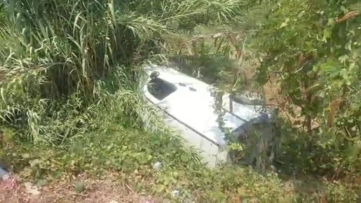 Manavgat’ta hafif ticari araç boş sulama kanalına devrildi: 1 yaralı
