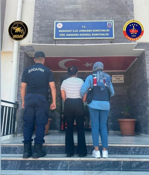Manavgat&rsquo;ta hakkında 25 yıl 8 ay kesinleşmiş hapis cezası bulunan h&uuml;k&uuml;ml&uuml; yakalandı
