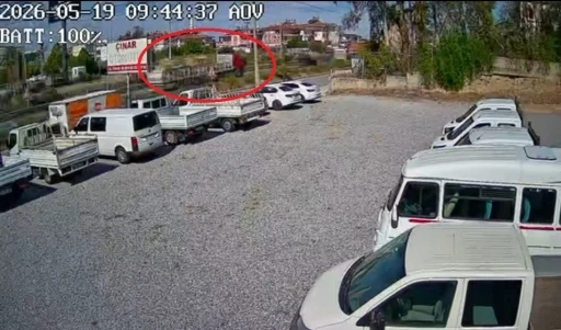 Manavgat&rsquo;ta kamyonun &ccedil;arptığı yaya hayatını kaybetti
