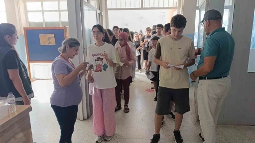 Manavgat’ta LGS heyecanı: Veliler dua etti, öğrenciler ter döktü
