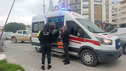 Manavgat&rsquo;ta motosiklet devrildi: 1 yaralı
