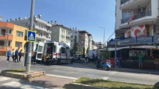 Manavgat’ta motosiklet ile otomobil çarpıştı: 1 yaralı
