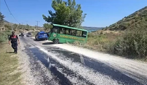 Manavgat&rsquo;ta safari aracı kaza yaptı: 2 yaralı
