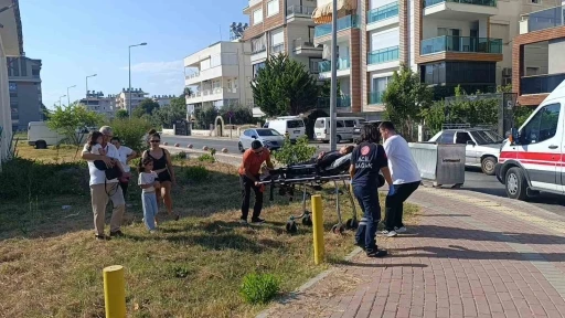 Manavgat&rsquo;ta ticari taksi ile otomobil &ccedil;arpıştı: 4 yaralı
